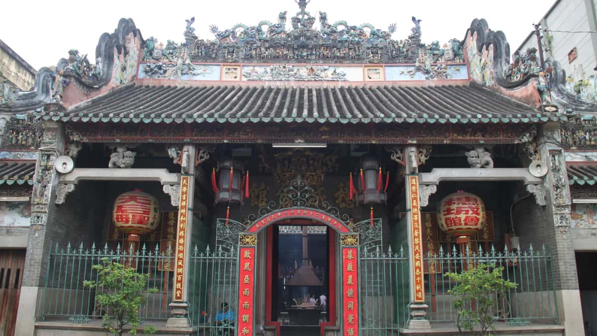 Façade du temple Thiên Hậu, quartier chinois de Cholon, Hô Chi Minh-Ville