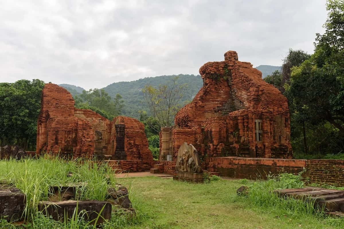 Tours cham en briques du sanctuaire de Mỹ Sơn, près de Hội An