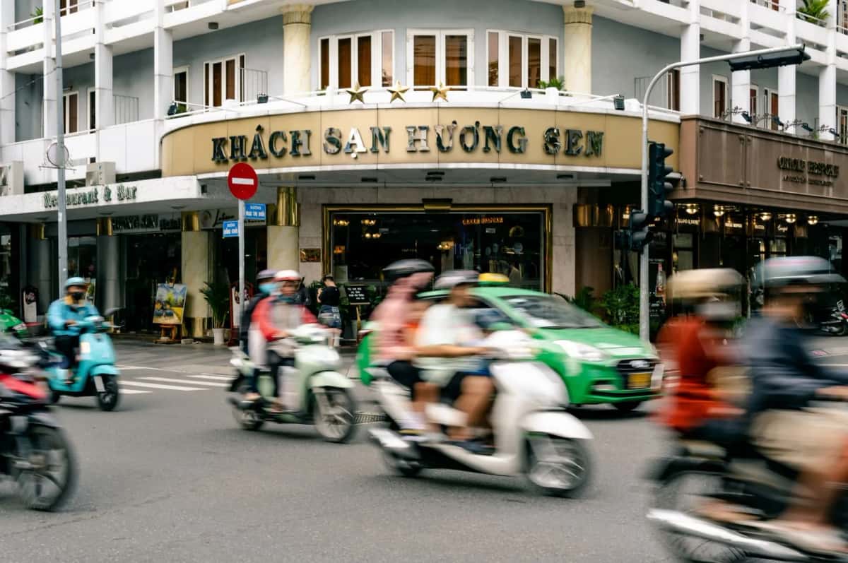 Scène de rue animée à Ho Chi Minh-Ville