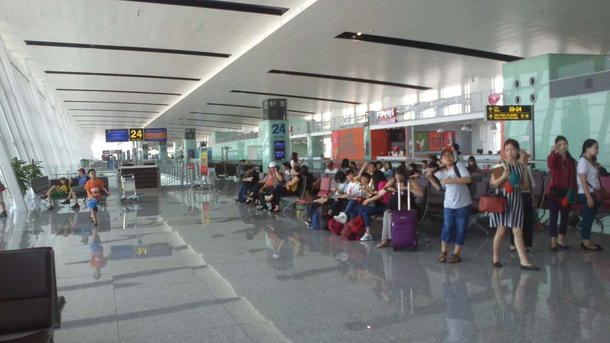 Salle d'embarquement du terminal 2 de l'aéroport international de Nội Bài, à Hanoï